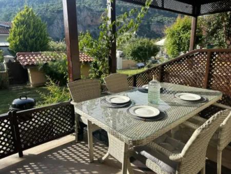 Muğla Dalyanda Kanal Und Bergblick 4 2 Shared Swimming 150M2 Villa Zum Verkauf