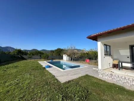 Einstöckiges Haus Mit Freistehendem Pool In Ortacada Zur Langzeitmiete