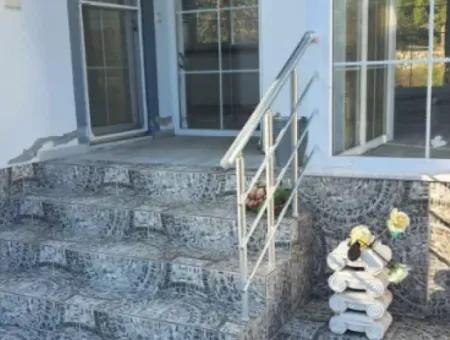 2 1 Einfamilienhaus Mit Unmöbliertem Garten In Çandırda