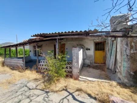 Muğla Ortaca Ekşiliyurt Detached 950 M2 Land Village House And Barn For Sale