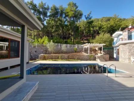 Detached Luxury Villa With Swimming Pool For Sale In Nature In Fethiye Üzümlü