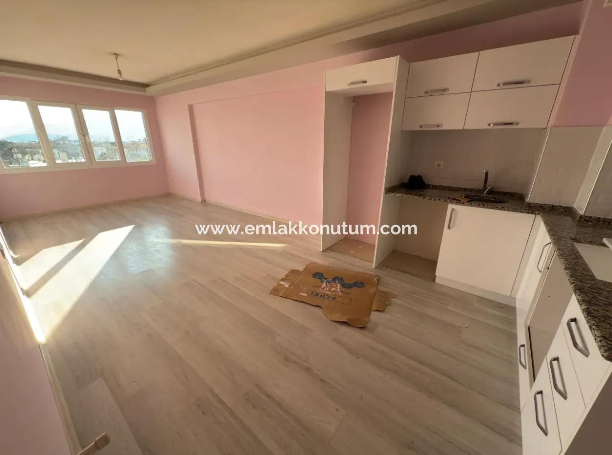 Ortaca Merkezde Satılık 3+1 Ara Kat 110M2 Daire