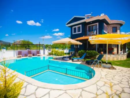 Muğla Dalyanda Satılık 566 M2 Arsada, 3+1 Müstakil Villa