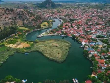 Mugla Dalyan Merkezde 2. Katta 100 M2 İşyeri Kiralık