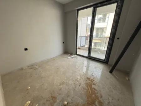 Ortaca Merkeze Yakın Havuzlu Sitede 2+1 Sıfır Arakat Daire Satılık.