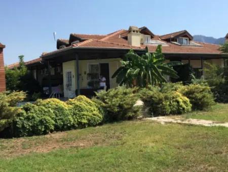 Ortaca, Dalyan 4.500M2 Arazide Yüzme  Havuzlu 3+1, 100 M2 Villa Satılık